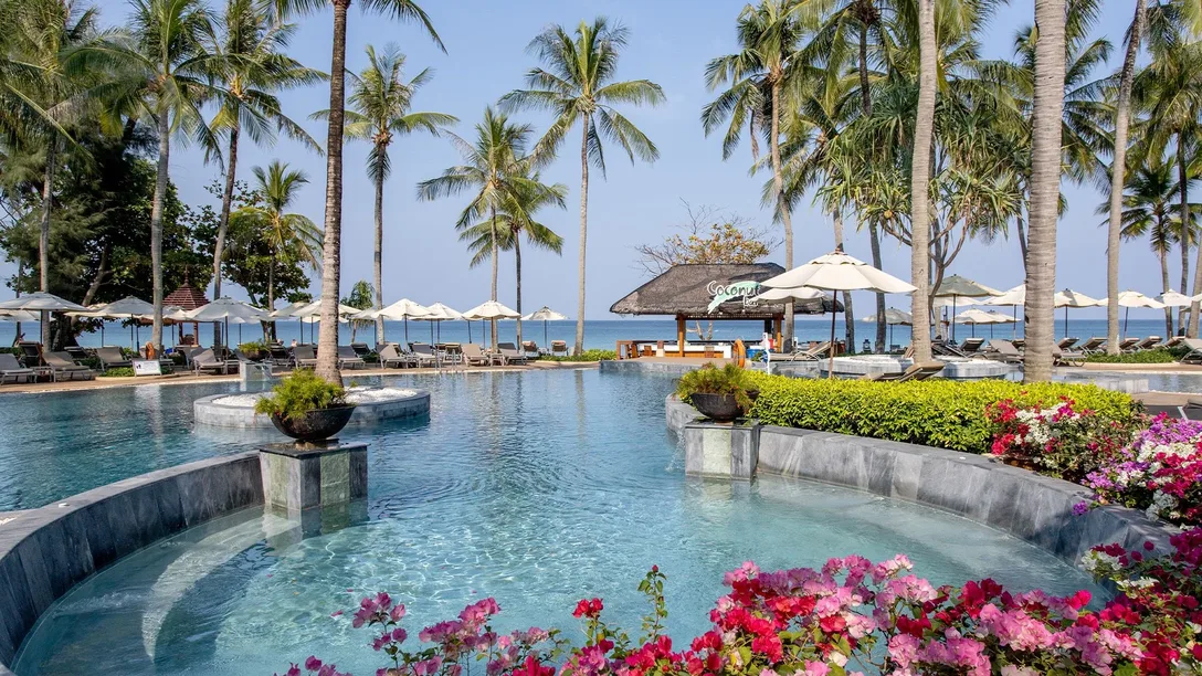 LE Katathani Phuket Beach Resort - Coconut bar