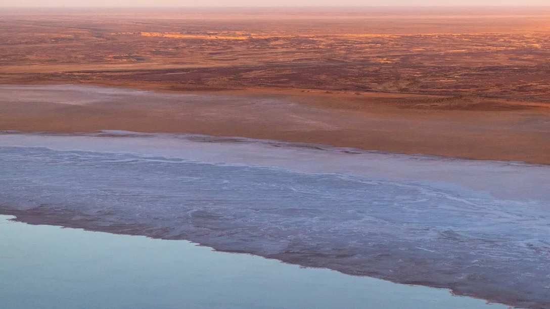 Kati Thanda Lake Eyre shutterstock 1408164746