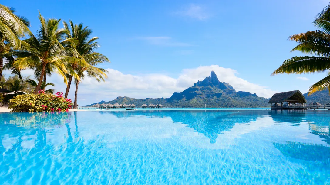 Tahiti Adobe Stock 44776026