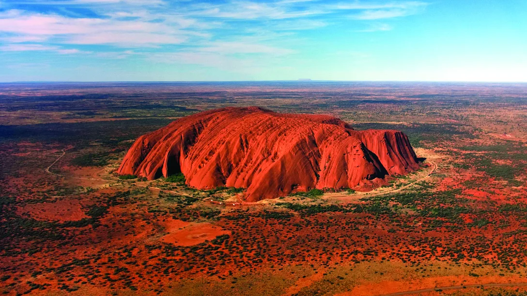 Uluru helicopter view cropped