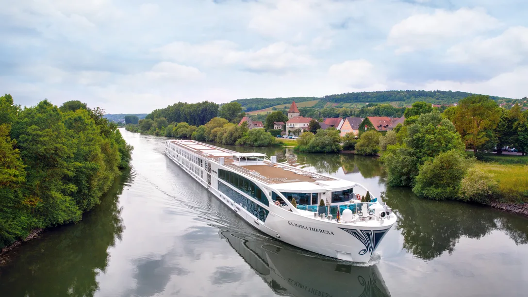 UW MT Exterior Main GR 24093