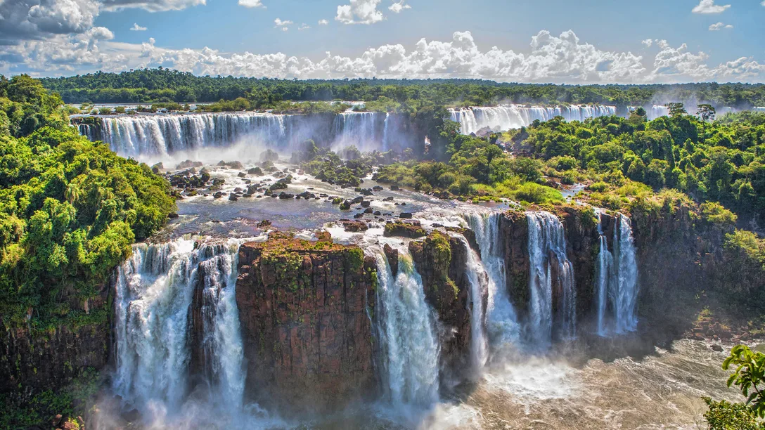 Iguazu Falls Igauzu River High Angle z04vyq scaled