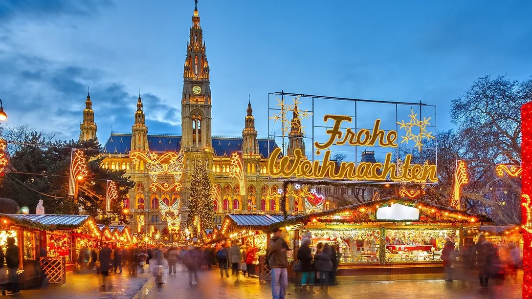 Christmasmarketsdanube vienna ss160445150 VIE Xmas Market hero