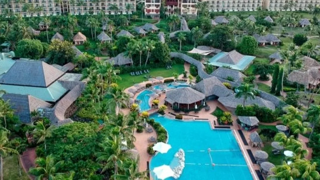 Outrigger Fiji Beach Resort exterior Aerial3 22 lowres 1100x500