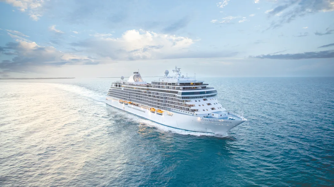 Regent GRA Ship Exterior Miami 2025 01 06 05 07 48