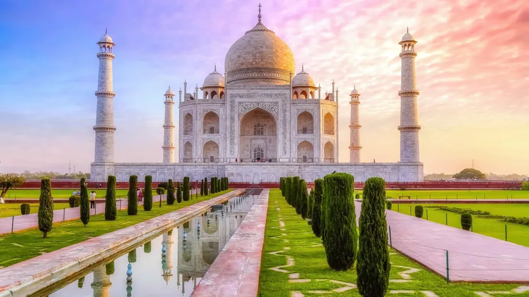 A as india agra taj mahal sunrise 273580529 as rf