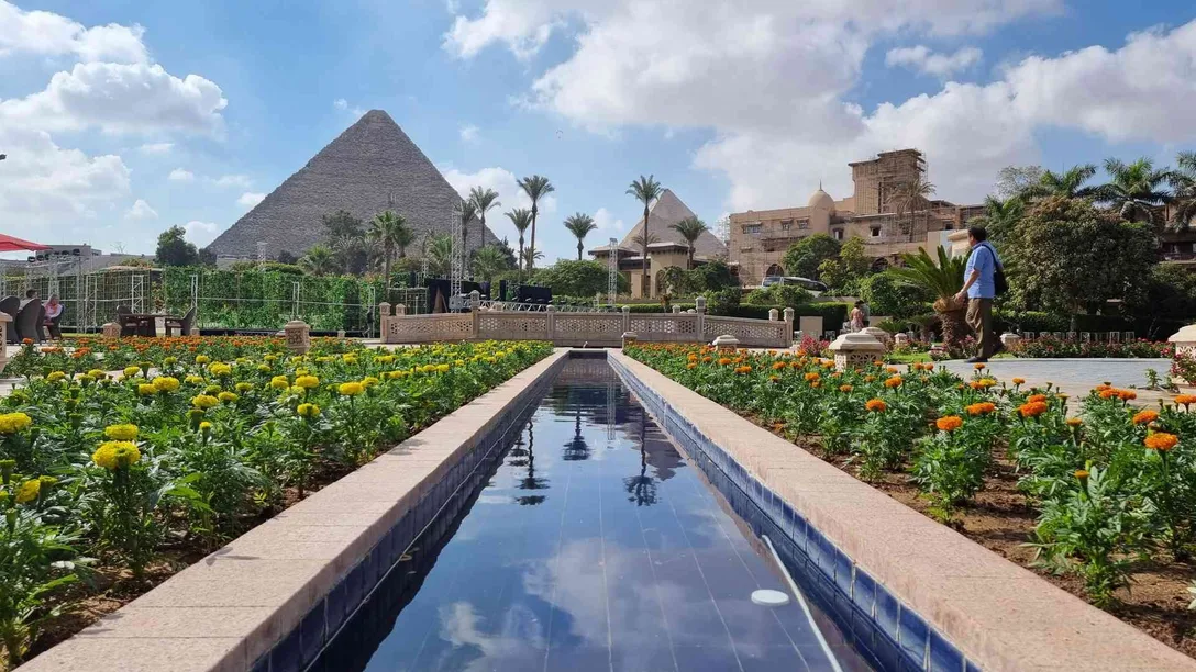 202220 20 Egypt20 20 Lunch20overlooking20 Pyramids20 20 Dennis20 Bunnik feature