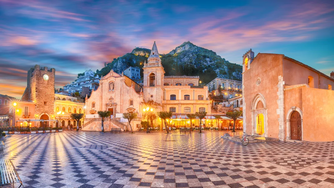 Adobe Stock 269109616 Taormina 2
