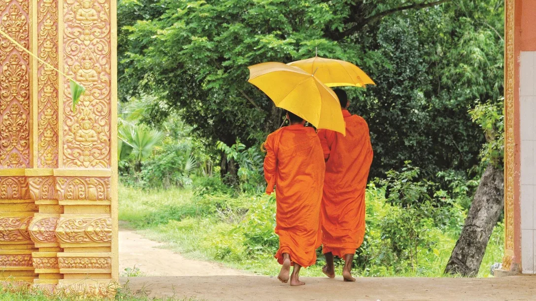 Cambodia-monks-colour-traditional-culutre