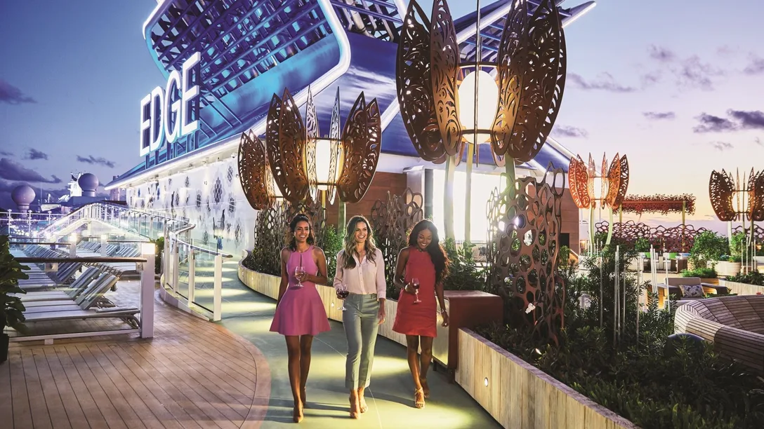CelebrityEdge_RooftopGardenNight