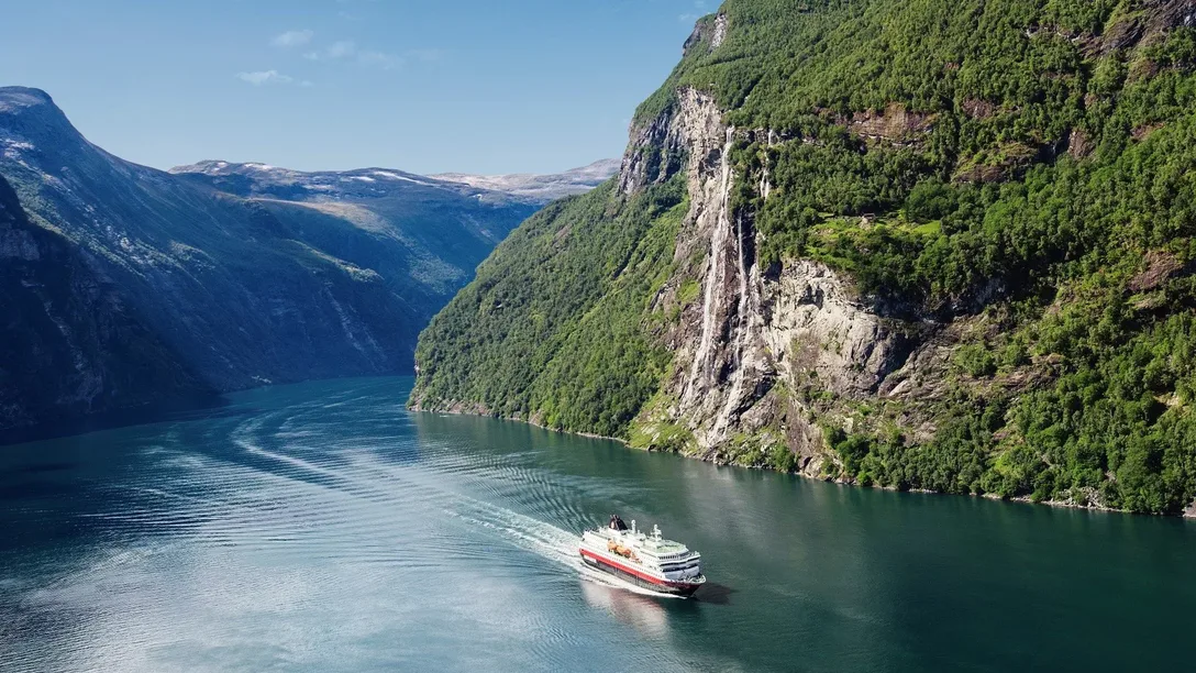 The Coastal Express ms nordlys geiranger norge hgr 130570 foto agurtxane concellon