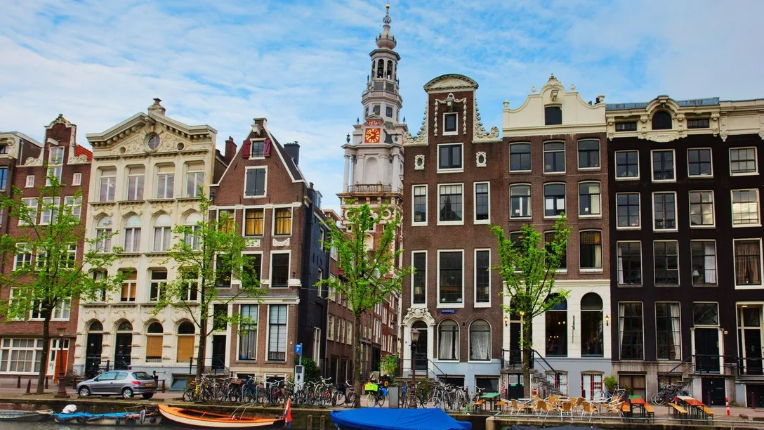 Amsterdam-canal-boats