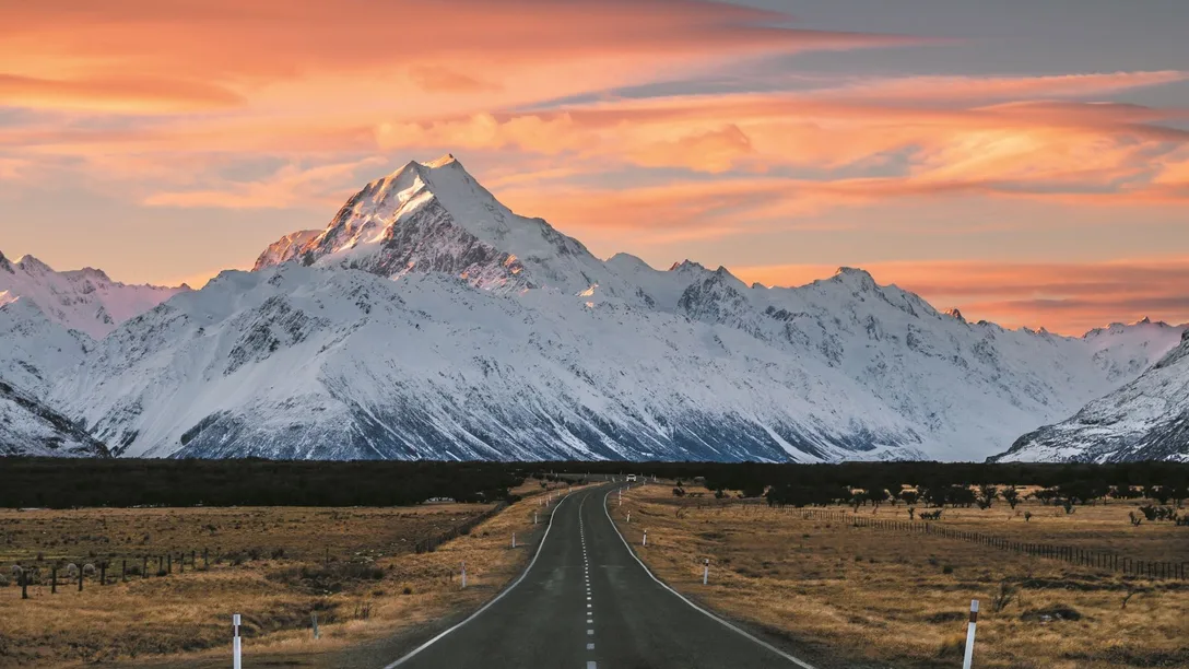 New_Zealand_scenery_mountain